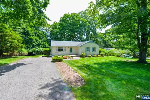 51 Charwalt Dr, Hawthorne, NJ 07506
