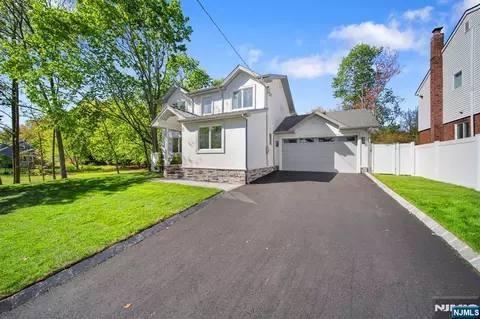 33-17 Southern Dr, Fair Lawn, NJ 07410