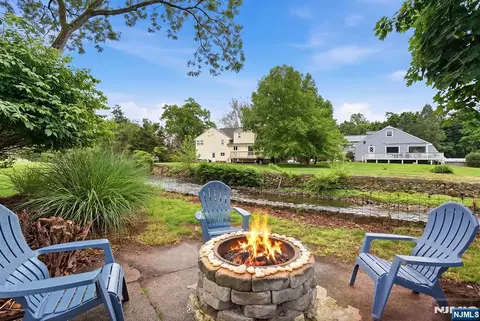 226 Mulberry Pl, Ridgewood, NJ 07450