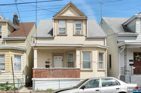 999 25th St, Paterson, NJ 07513