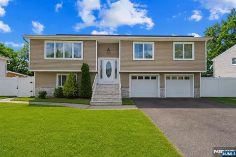 15 Robby Rd, Little Ferry, NJ 07643