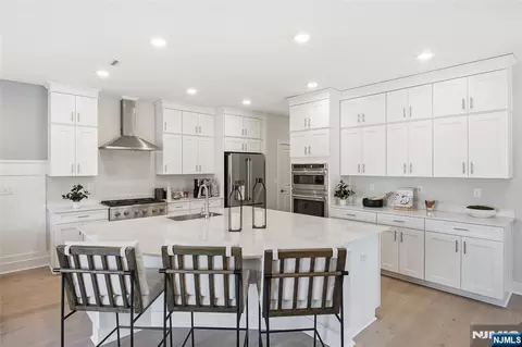 7 Pimlico Pl, Oakland, NJ 07436