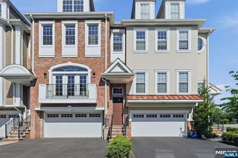 202 Brandon Ct, Montvale, NJ 07645