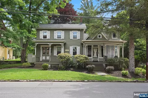47 Main St, Califon, NJ 07830