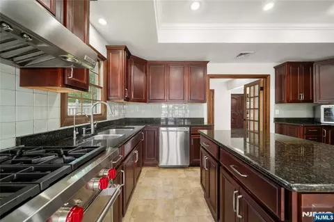 Kitchen - 22 Kendrick St, Paramus, NJ 07652 photo 3 of 4