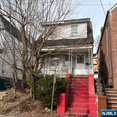39 Newton Pl, Irvington, NJ 07111