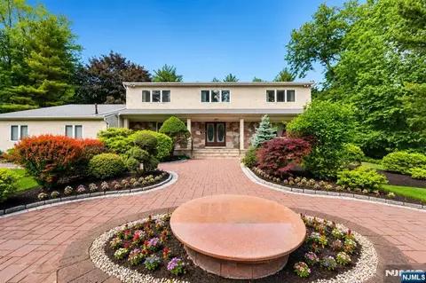 690 Soldier Hill Rd, Oradell, NJ 07649
