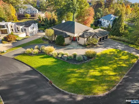 1 Timber Rock Ct, Cedar Grove, NJ 07009