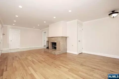 Living - 96 Wilson Ave, Wayne, NJ 07470 photo 5 of 7