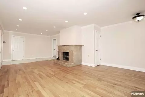 Living - 96 Wilson Ave, Wayne, NJ 07470 photo 5 of 7