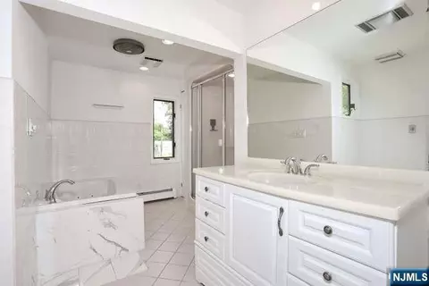 Bath - 96 Wilson Ave, Wayne, NJ 07470 photo 5 of 7