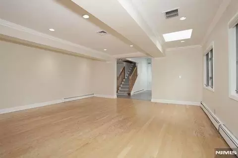 Living - 96 Wilson Ave, Wayne, NJ 07470 photo 4 of 7