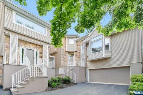 104 Clarken Dr #66, West Orange, NJ 07052