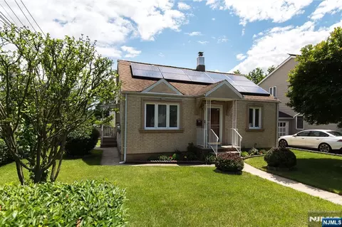 64 Howard St, Lodi, NJ 07644