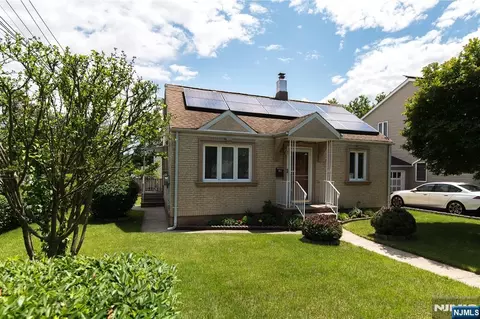 64 Howard St, Lodi, NJ 07644