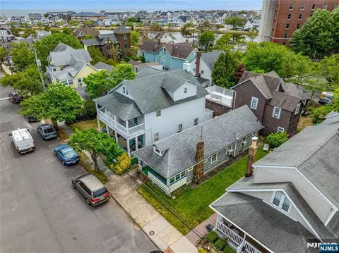 68 Franklin Ave, Ocean Grove, NJ 07756
