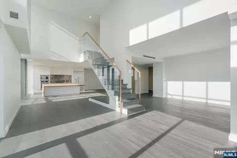 320 Adolphus Ave #1415, Cliffside Park, NJ 07010