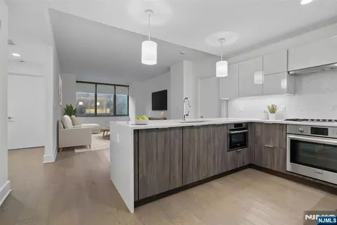 9 Ave At Port Imperial #823, West New York, NJ 07093
