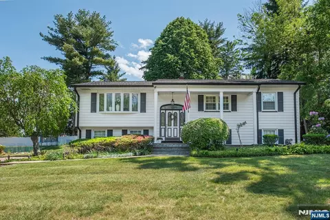 31 Grover Dr, Wayne, NJ 07470