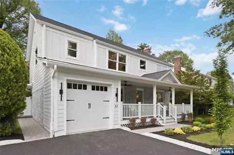 61 Surrey Ln, Tenafly, NJ 07670
