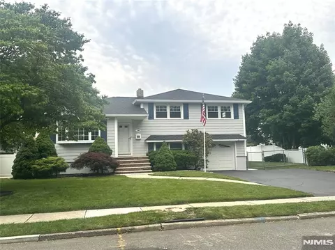 136 Grand St, New Milford, NJ 07646