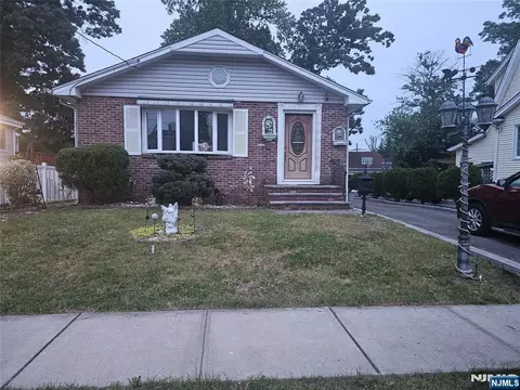 138 Madison Ave, Rochelle Park, NJ 07662