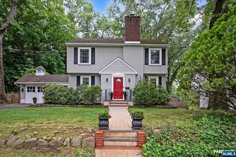 22 Sterling Pl, Glen Rock, NJ 07452
