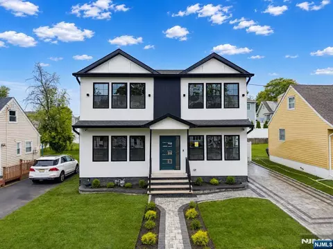 55 Long Hill Dr, Clifton, NJ 07013