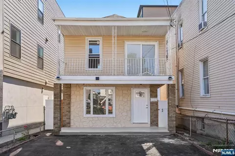 209 71st St, Guttenberg, NJ 07093