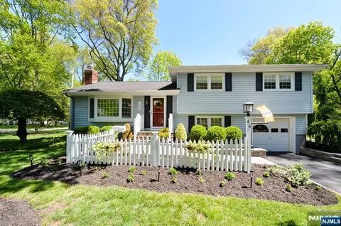 66 Hurley Ave, Wyckoff, NJ 07481