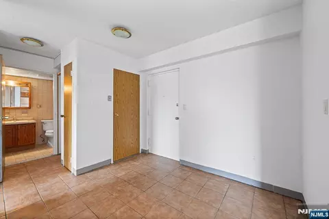 Other - 300 Park St #5G, Hackensack, NJ 07601 photo 5 of 7