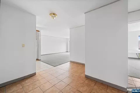 Entry Way - 300 Park St #5G, Hackensack, NJ 07601 photo 4 of 6
