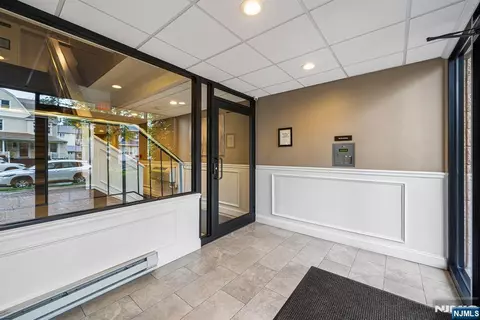 Entry Way - 300 Park St #5G, Hackensack, NJ 07601 photo 1 of 6