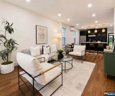 22 Union St, Jersey City, NJ 07304