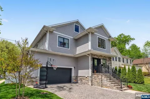 230 Park Ave, Teaneck, NJ 07666