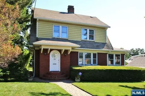 333 Henry St, Hasbrouck Heights, NJ 07604