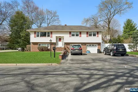 201 Rockland Ave, River Vale, NJ 07675
