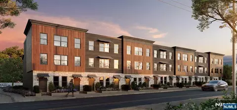 91 Union St #5A, Lodi, NJ 07644