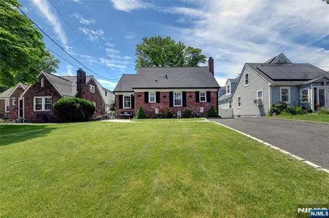 60 Merritt Ave, Dumont, NJ 07628