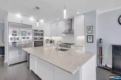 314 The Promenade, Edgewater, NJ 07020