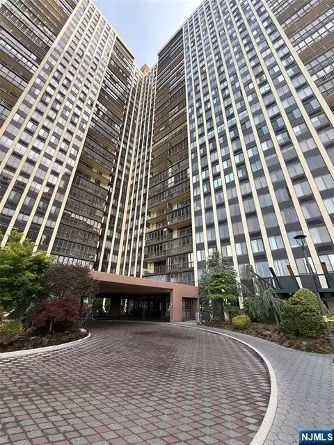 300 Winston #418, Cliffside Park, NJ 07010