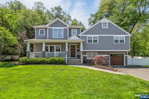 19 De Young Dr, Little Falls, NJ 07424