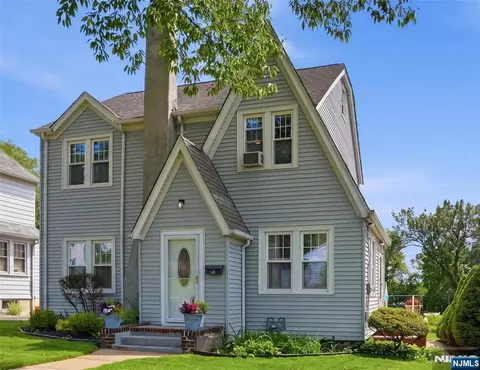 88 Lindbergh Blvd, Teaneck, NJ 07666