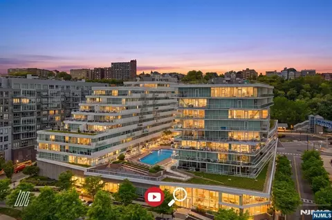 800 Ave At Port Imperial Blvd #806, Weehawken, NJ 07086