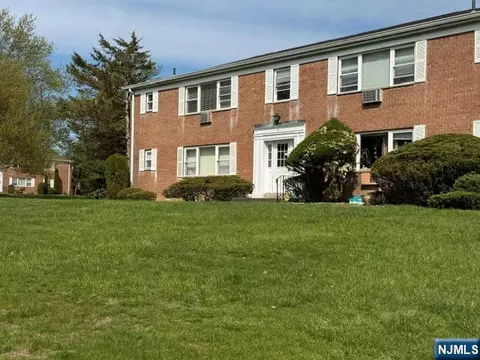21 Rolling Ridge Rd #D, Montvale, NJ 07645