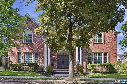 70 Mcelroy Ave, Fort Lee, NJ 07024