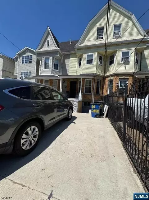 61 Lincoln Ave, Newark, NJ 07104