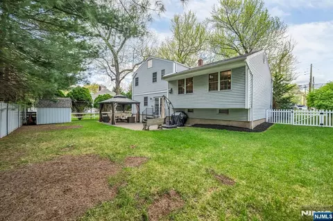 Exterior - 364 Knickerbocker Rd, Cresskill, NJ 07626 photo 5 of 7