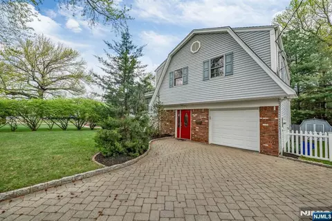 364 Knickerbocker Rd, Cresskill, NJ 07626
