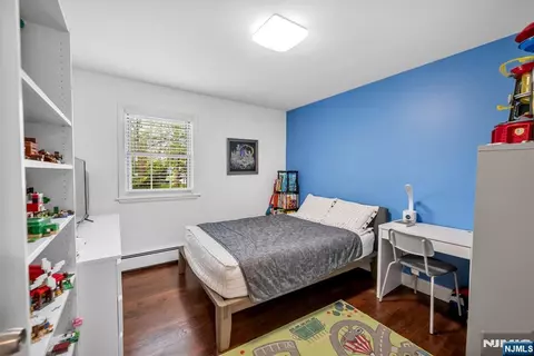 Bedroom - 364 Knickerbocker Rd, Cresskill, NJ 07626 photo 8 of 9